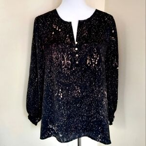 NWOT Democracy Black Speckled V-Neck Blouse w/Elastic Gathered Cuff Sleeves Sz S